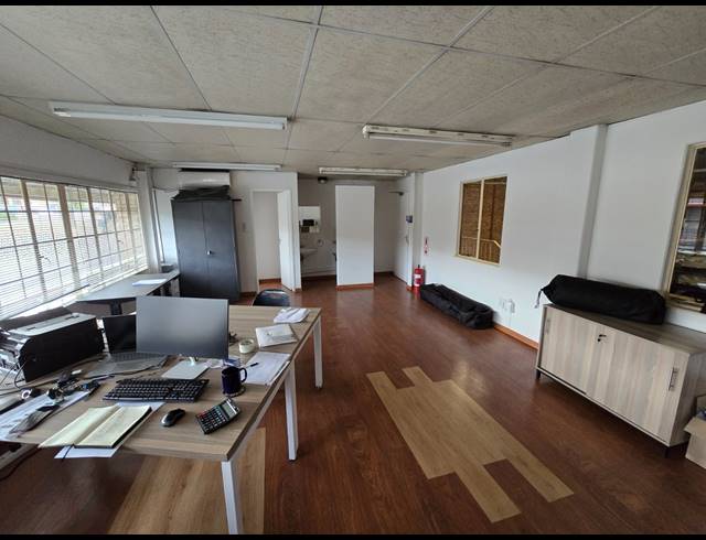 350M² WAREHOUSE TO LET IN MEADOWDALE